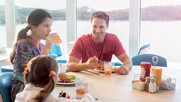 Enjoy the delicious onboard dining options with the whole family. 